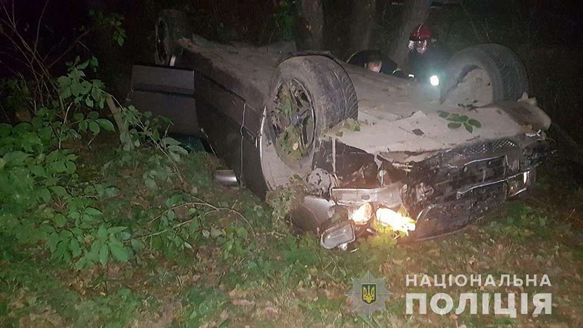 На Самбірщині перекинулось авто, 33-річна пасажирка загинула