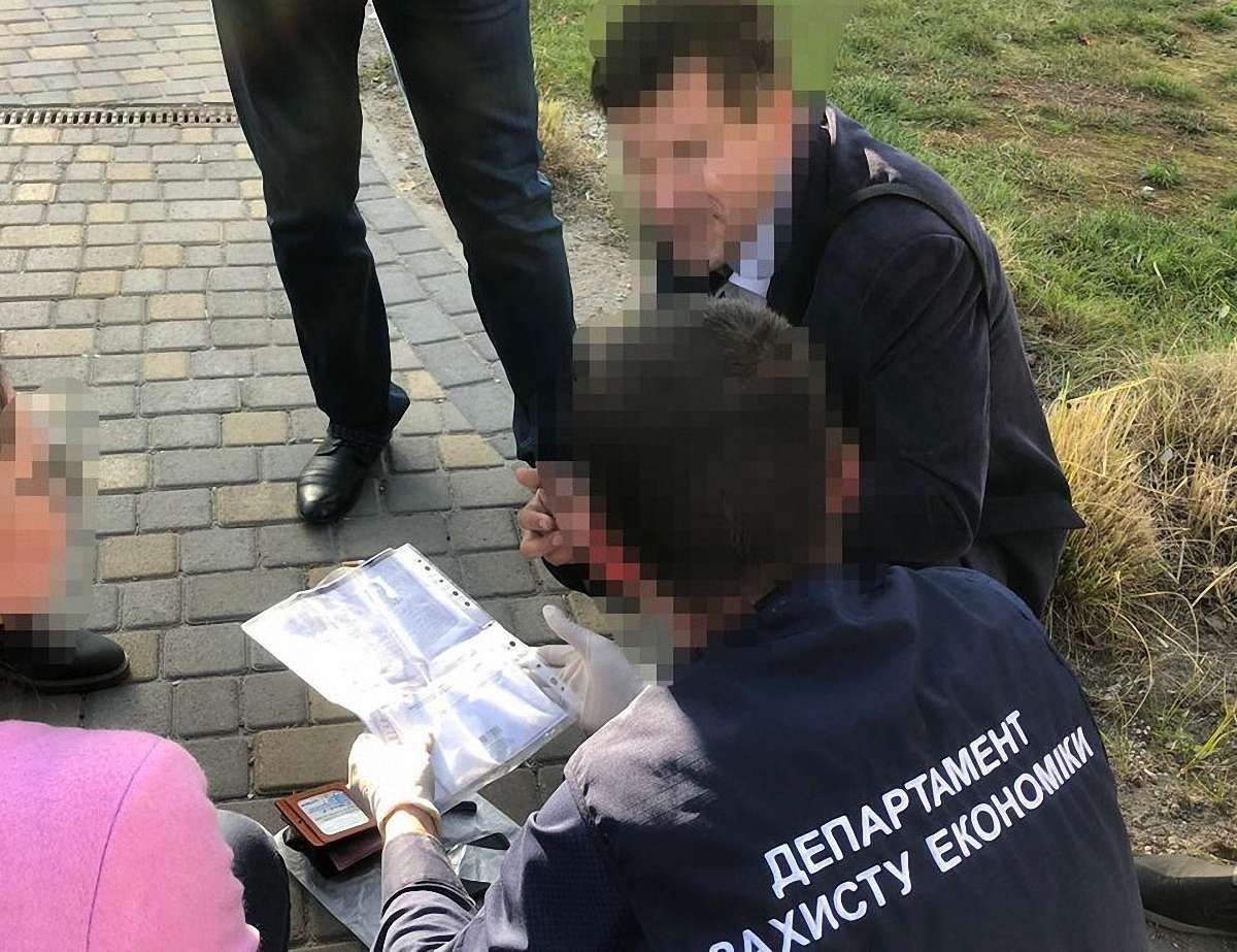 У Львові затримали військового ЗСУ, який взяв хабар за ухилення від строкової служби