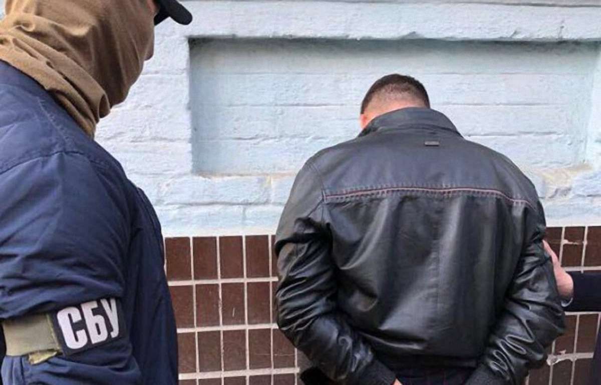 СБУ затримала посадовця ДФС за провокацію дачі хабарів митникам на Львівщині