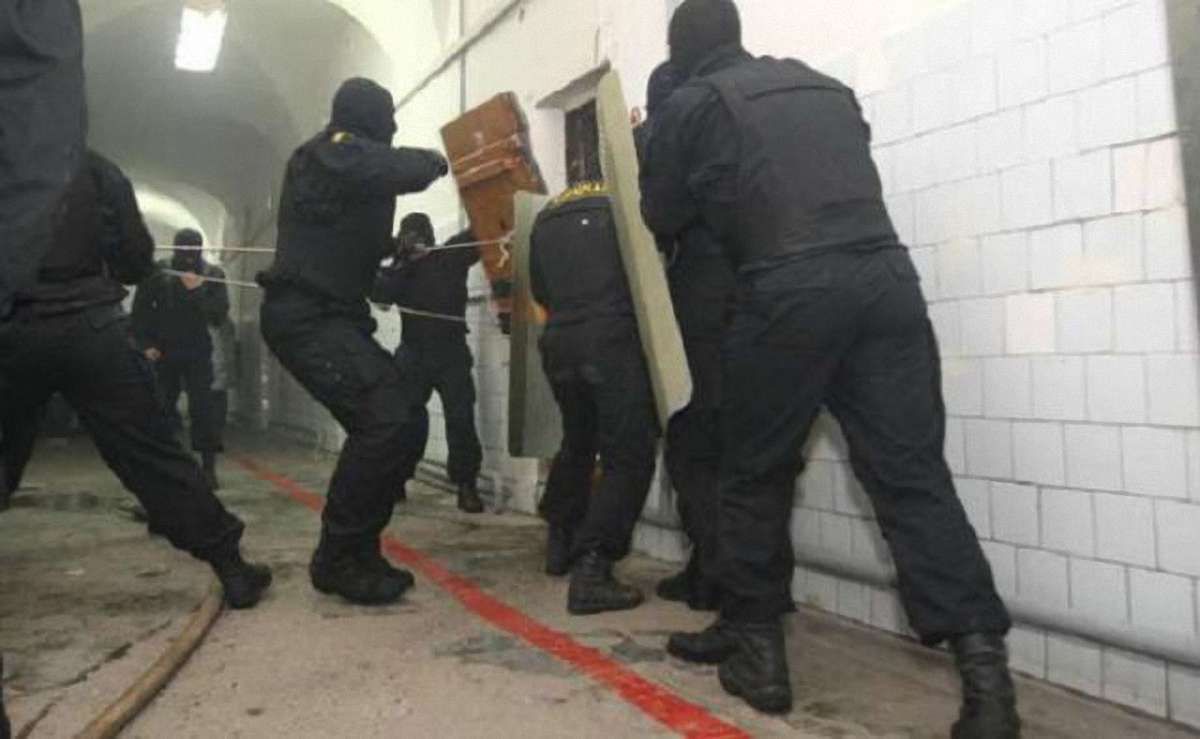 Поліція завершила розслідування у справі бунту бійців «Торнадо» в Лук'янівському СІЗО