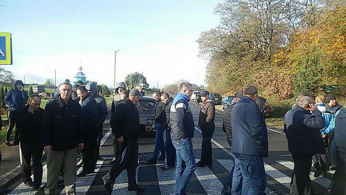 Мешканці Мостиськ втретє перекрили міжнародну трасу Львів–Шегині