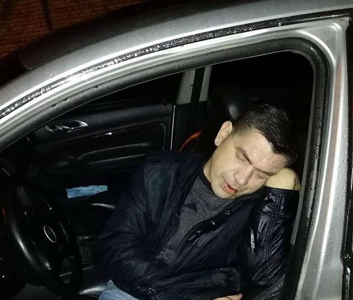 У Львові п’яний водій розбив 4 припарковані автомобілі
