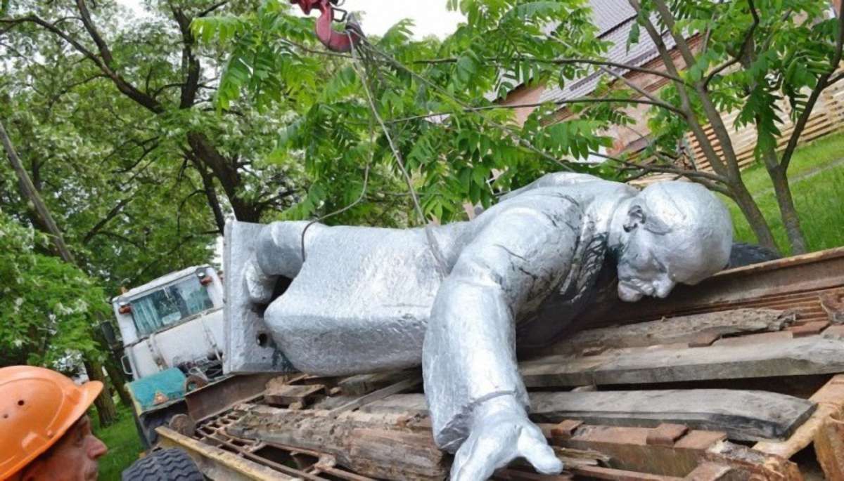 На ProZorro за 220 тис. гривень вперше продали пам’ятник Леніну