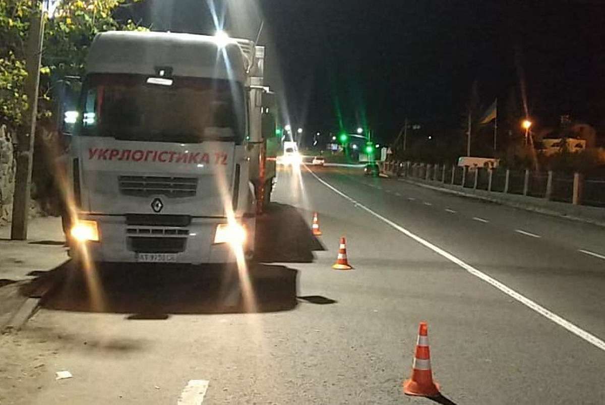 Поліція розшукує винуватця смертельного наїзду на водія фури біля Львова