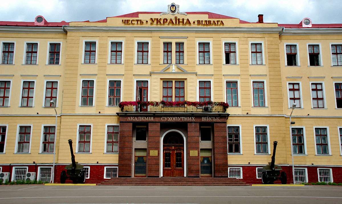 Курсанта військової академії у Львові звинуватили в крадіжці грошей померлого бійця АТО