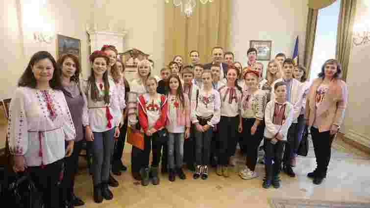 Міський голова Львова зустрівся з дітьми зі сходу країни