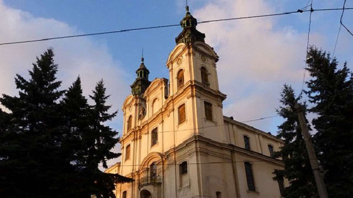 Суд відмовив у поновленні на посаді екс-директора львівського Органного залу