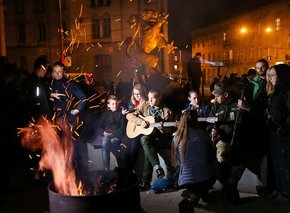 Біля нового пам’ятника ЗУНР у Львові пластуни запалили стрілецьку ватру