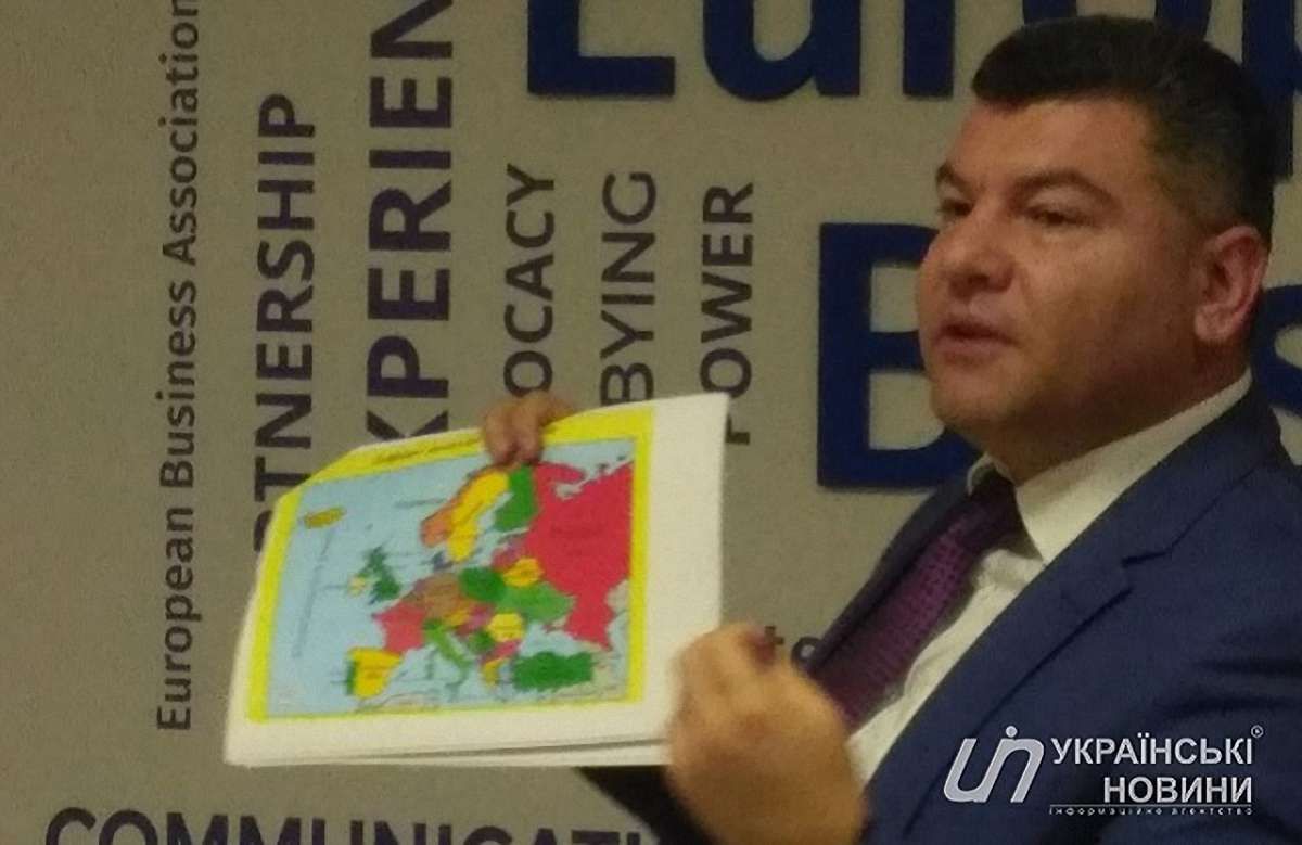 Очільник Укртрансбезпеки на публічному заході показав мапу з «російським» Кримом
