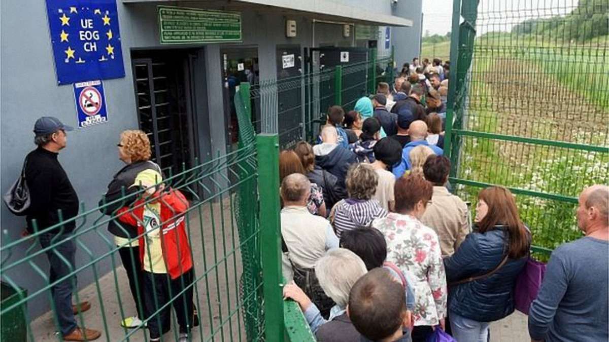Нацбанк спрогнозував зниження трудової міграції з України до Польщі 