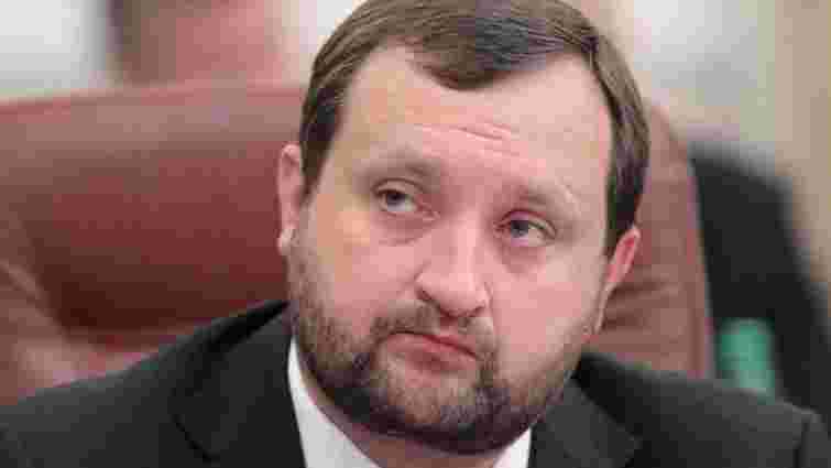 Печерський суд відновив досудове розслідування у справі екс-голови НБУ Сергія Арбузова