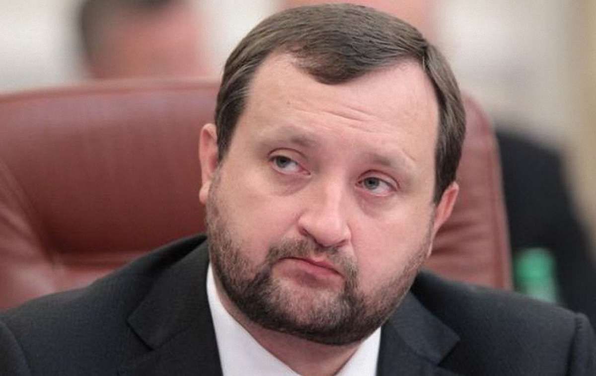 Печерський суд відновив досудове розслідування у справі екс-голови НБУ Сергія Арбузова