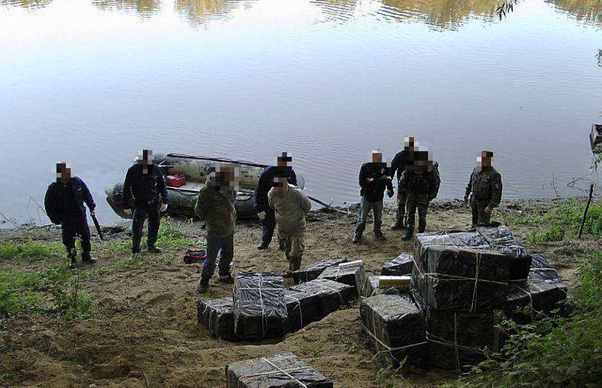 В Угорщині засудили банду контрабандистів, які переправляли сигарети з України