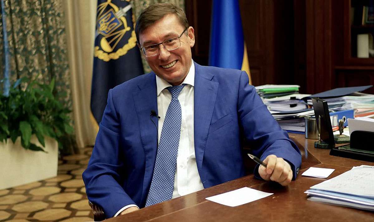 Генеральний прокурор Юрій Луценко заявив про відставку