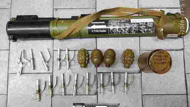 У харківському метро затримали військовослужбовця з гранатометом у рюкзаку 