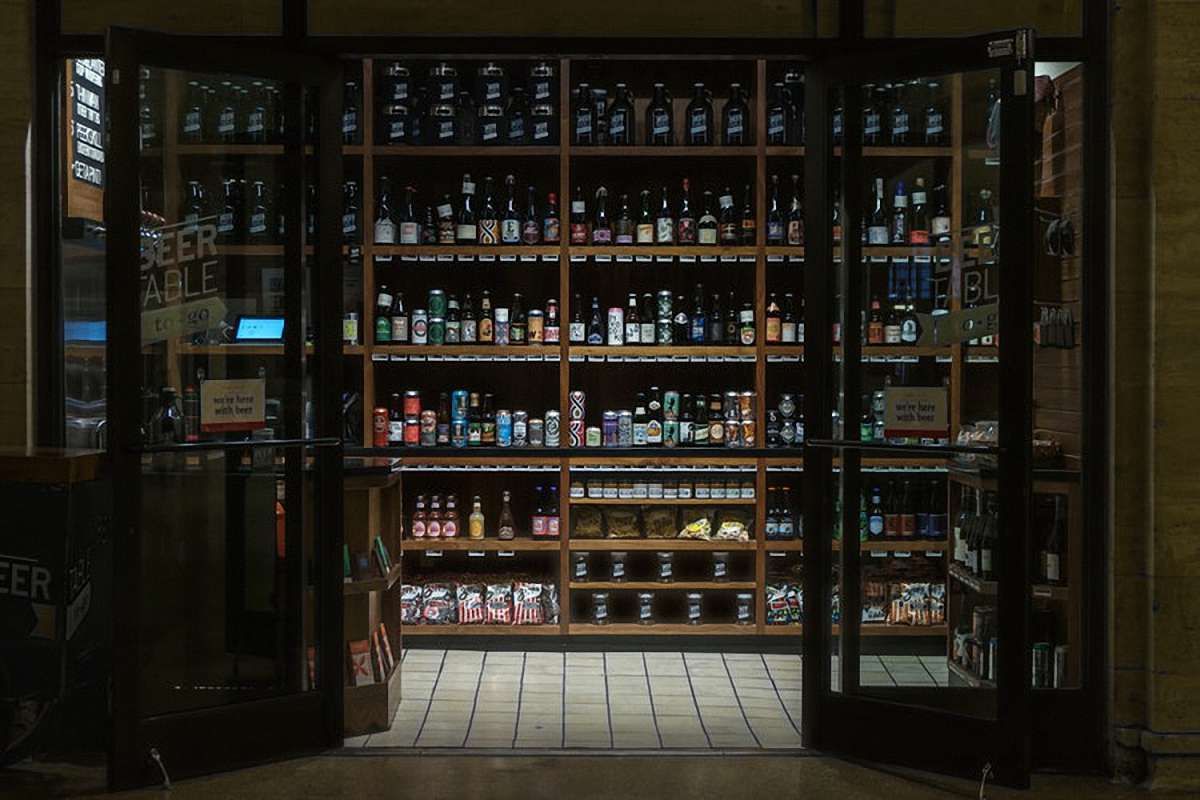 АМКУ вимагає у мерії Львова дозволити продаж алкоголю вночі