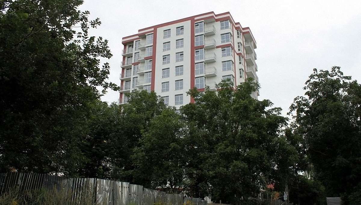 «Хоч із паперу, тільки б отримати свої квартири»