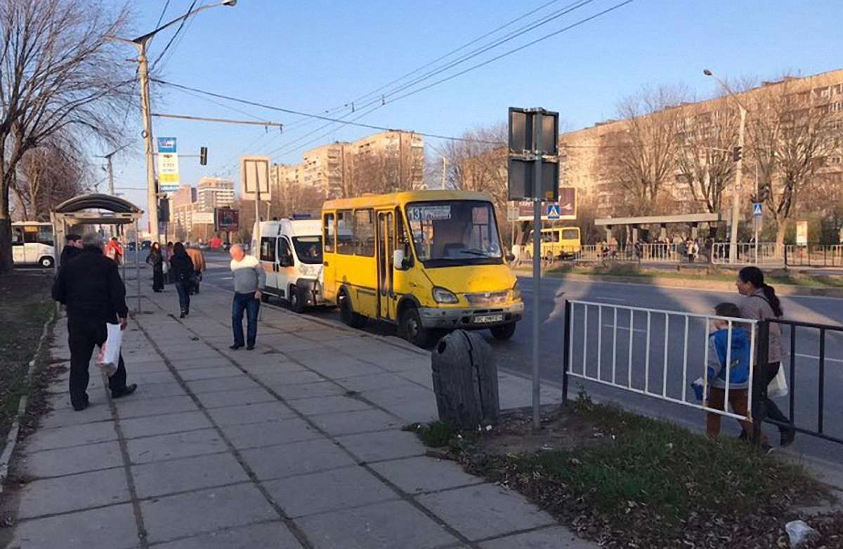 У приміській маршрутці на вул. Стрийській померла 60-річна львів’янка