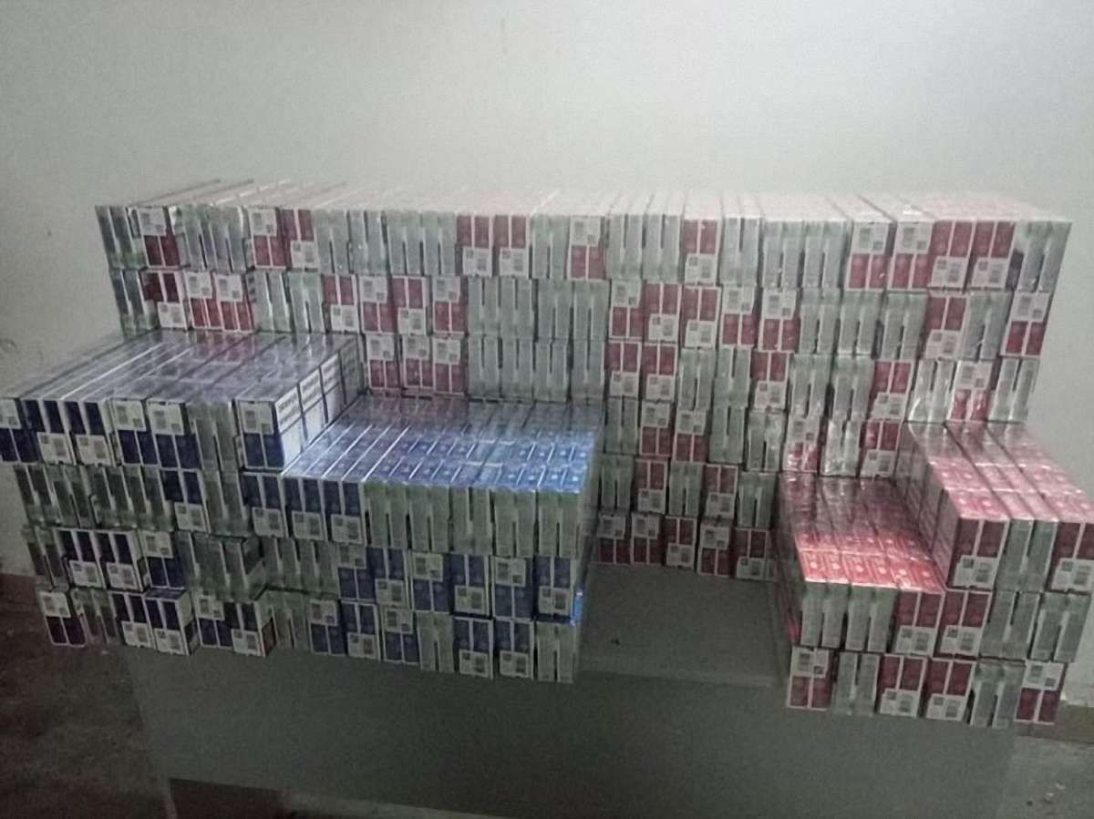 На кордоні з Польщею у трьох автомобілях виявили тютюнову контрабанду