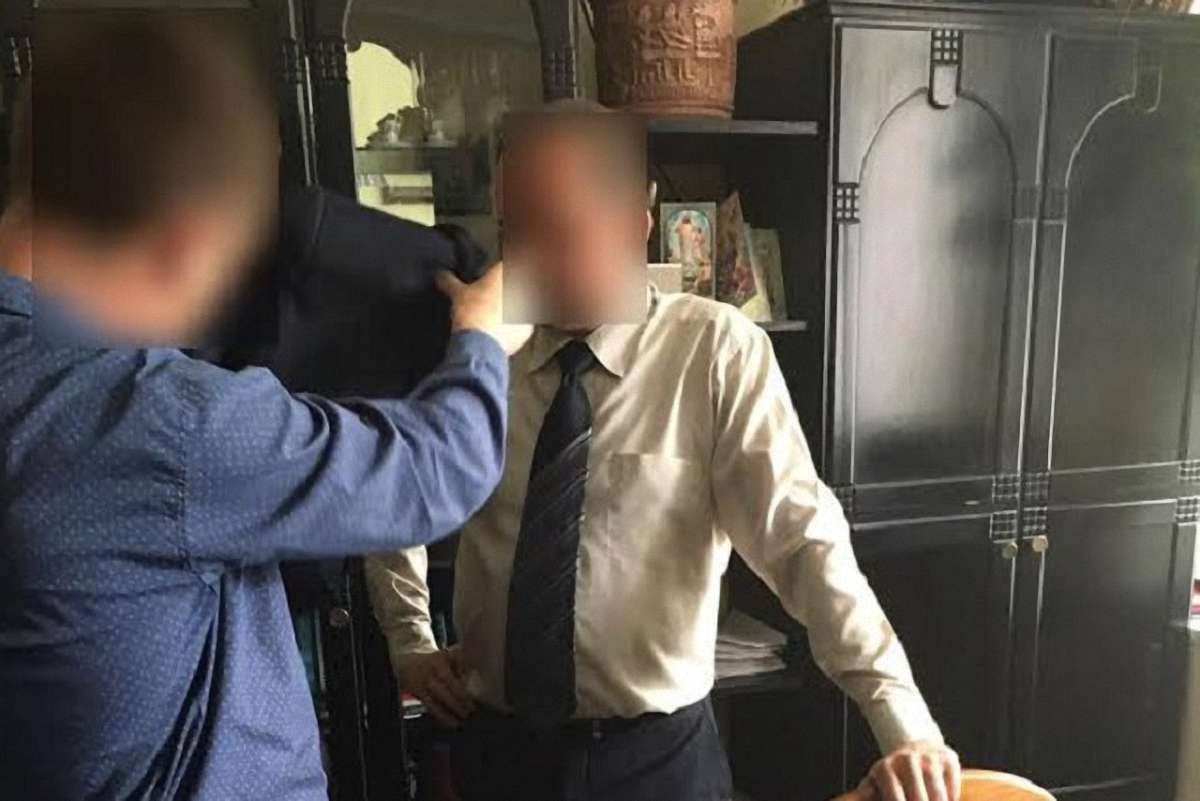 Помічника судді Дрогобицького суду оштрафували на 20 тис. грн за хабар