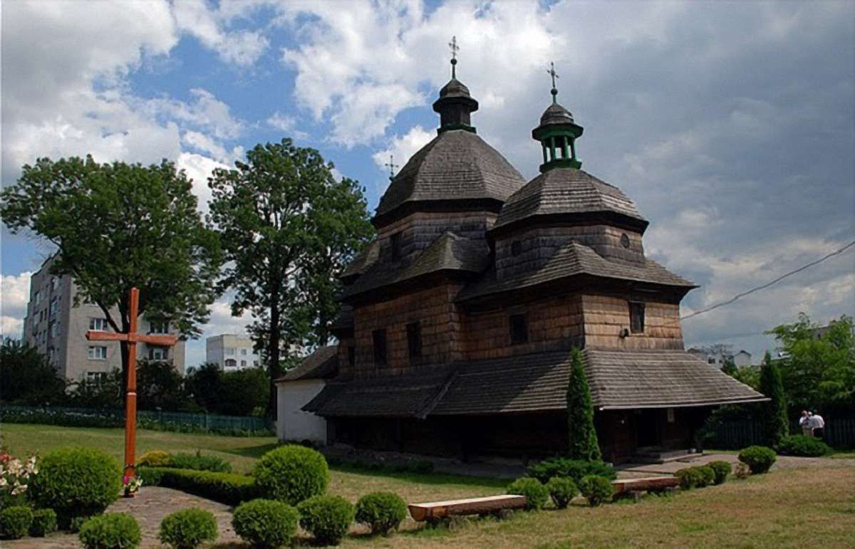 У Жовкві відреставрують 300-річний храм за майже 4 млн грн