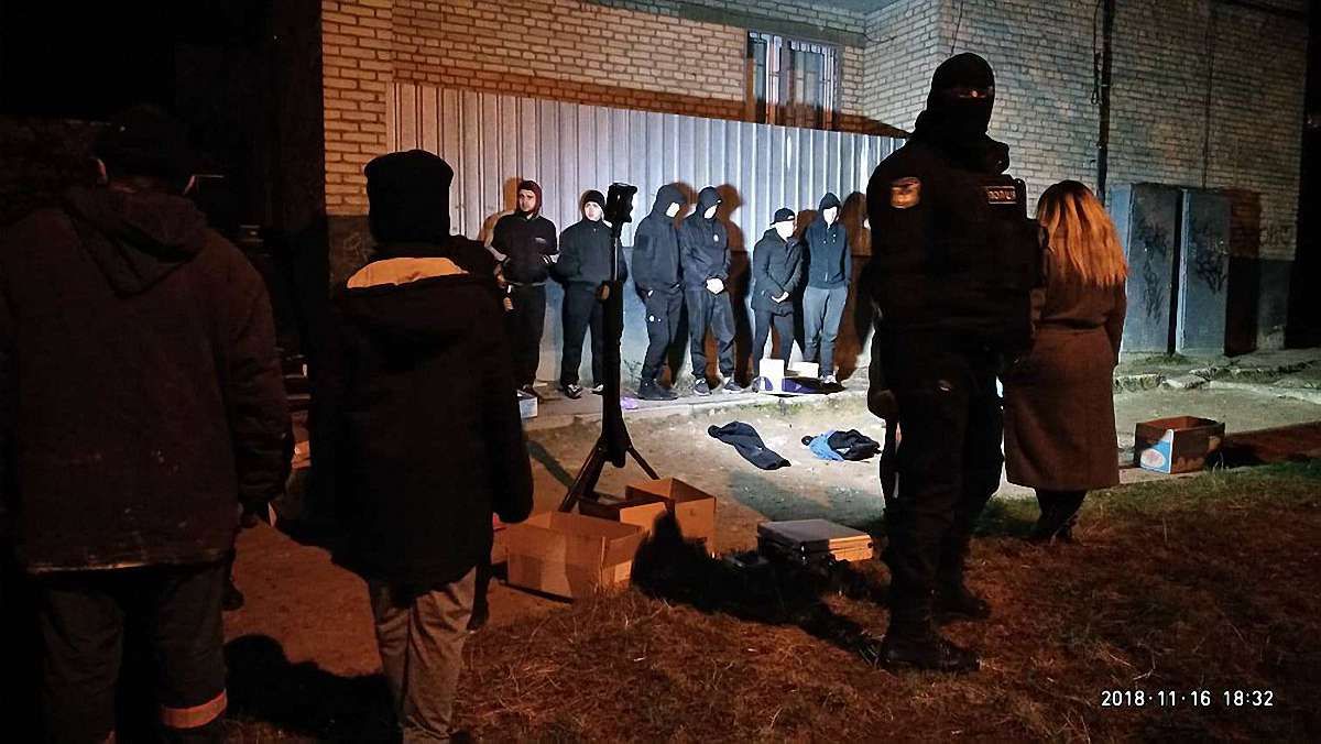 У Львові група молодиків розтрощила салон гральних автоматів. Всіх затримали