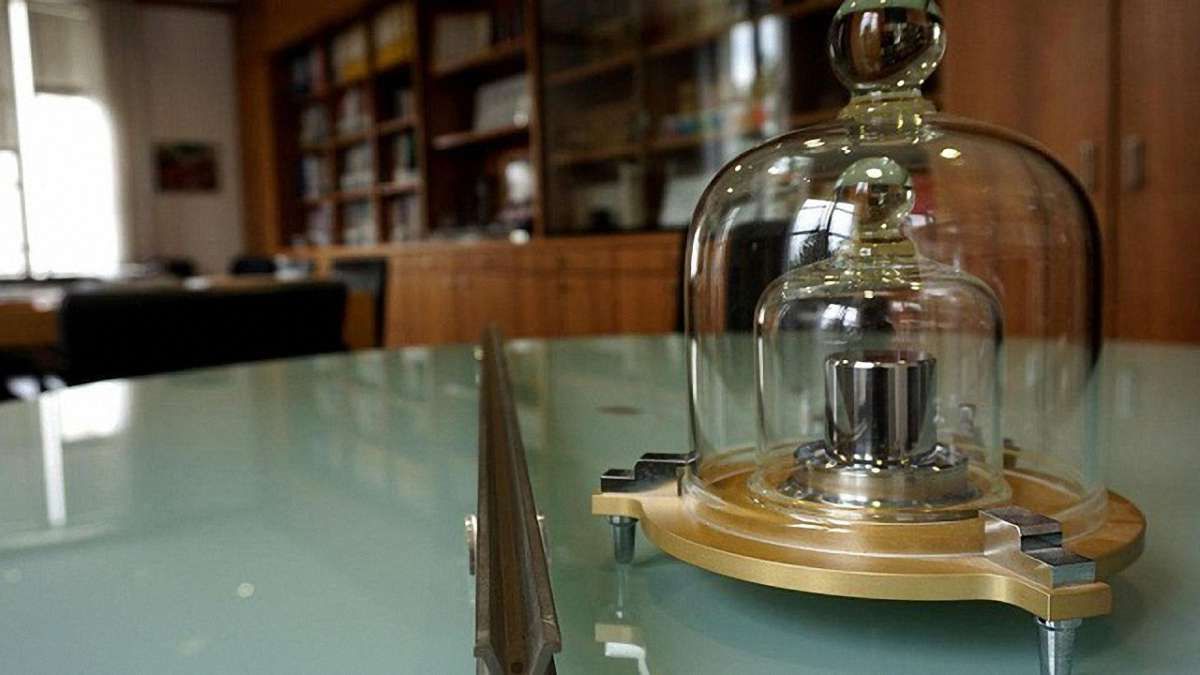Науковці на всесвітній конференції змінили еталон кілограма
