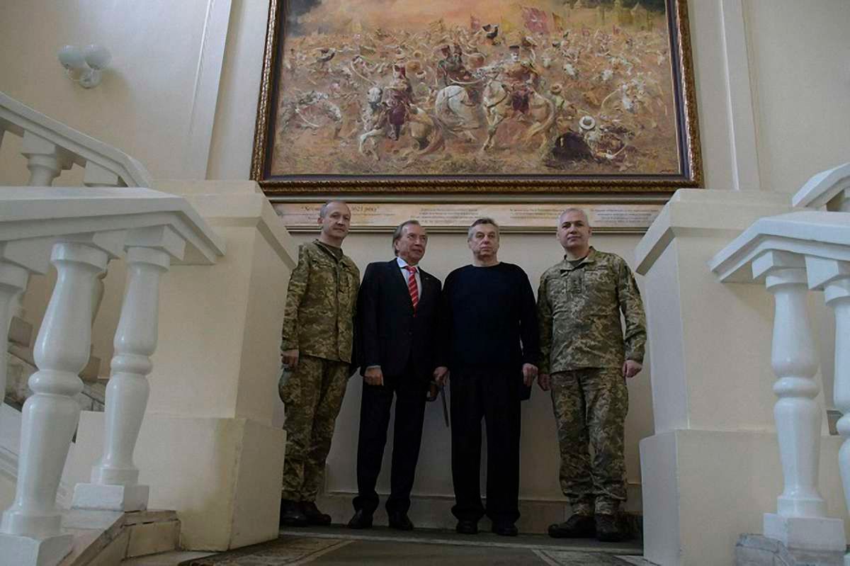 Приміщення Генштабу прикрасили полотнами переможних українських битв XVI-XVII ст.