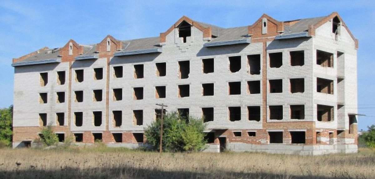 Недобудовану лікарню на Львівщині продали з аукціону за 10,5 тис. грн