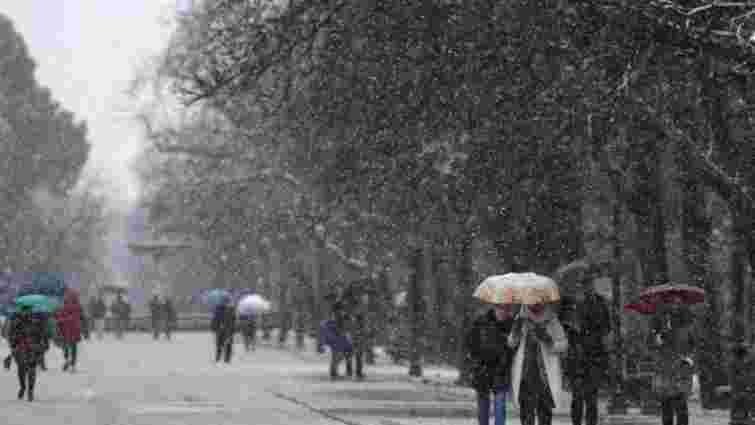 У вівторок снігопади накриють всю територію України