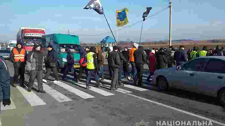 «Укравтодор» назвав дороги, рух якими заблоковано через протести водіїв авто на єврономерах