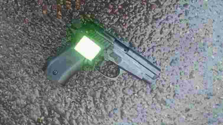 Поліція затримала п’яного чоловіка, що стріляв з стартового пістолета на автовокзалі у Львові