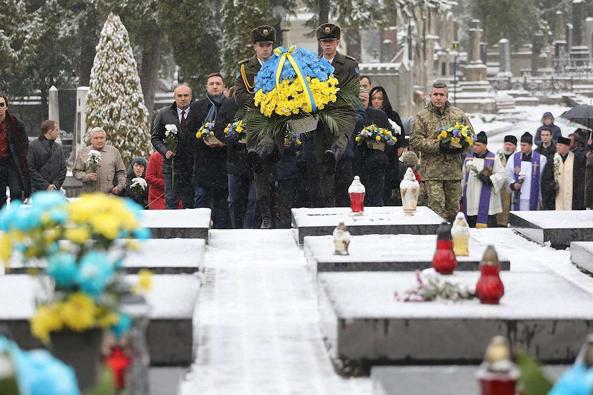 На Личаківському цвинтарі вшанували пам’ять загиблих учасників Революції Гідності