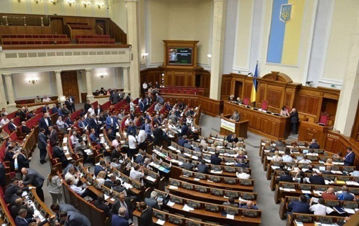 Фракцію «Опозиційного блоку» у Верховній Раді залишили троє нардепів