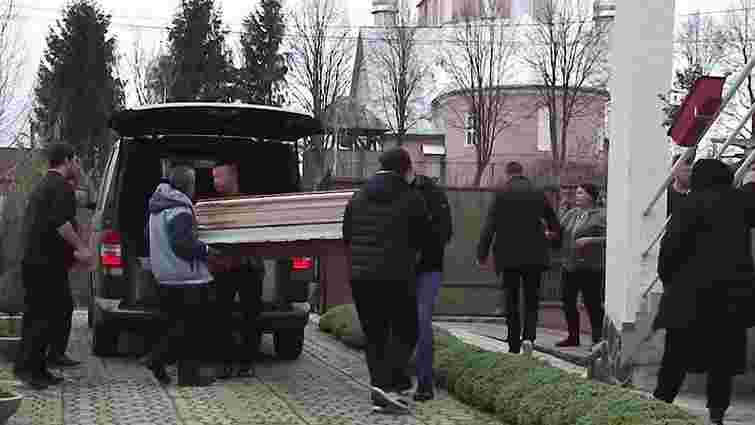 На Закарпатті поховали заробітчан, які загинули в ДТП у Чехії