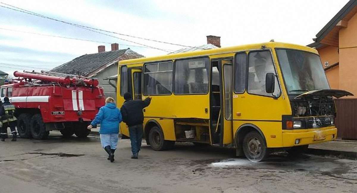 На Львівщині горіла приміська маршрутка