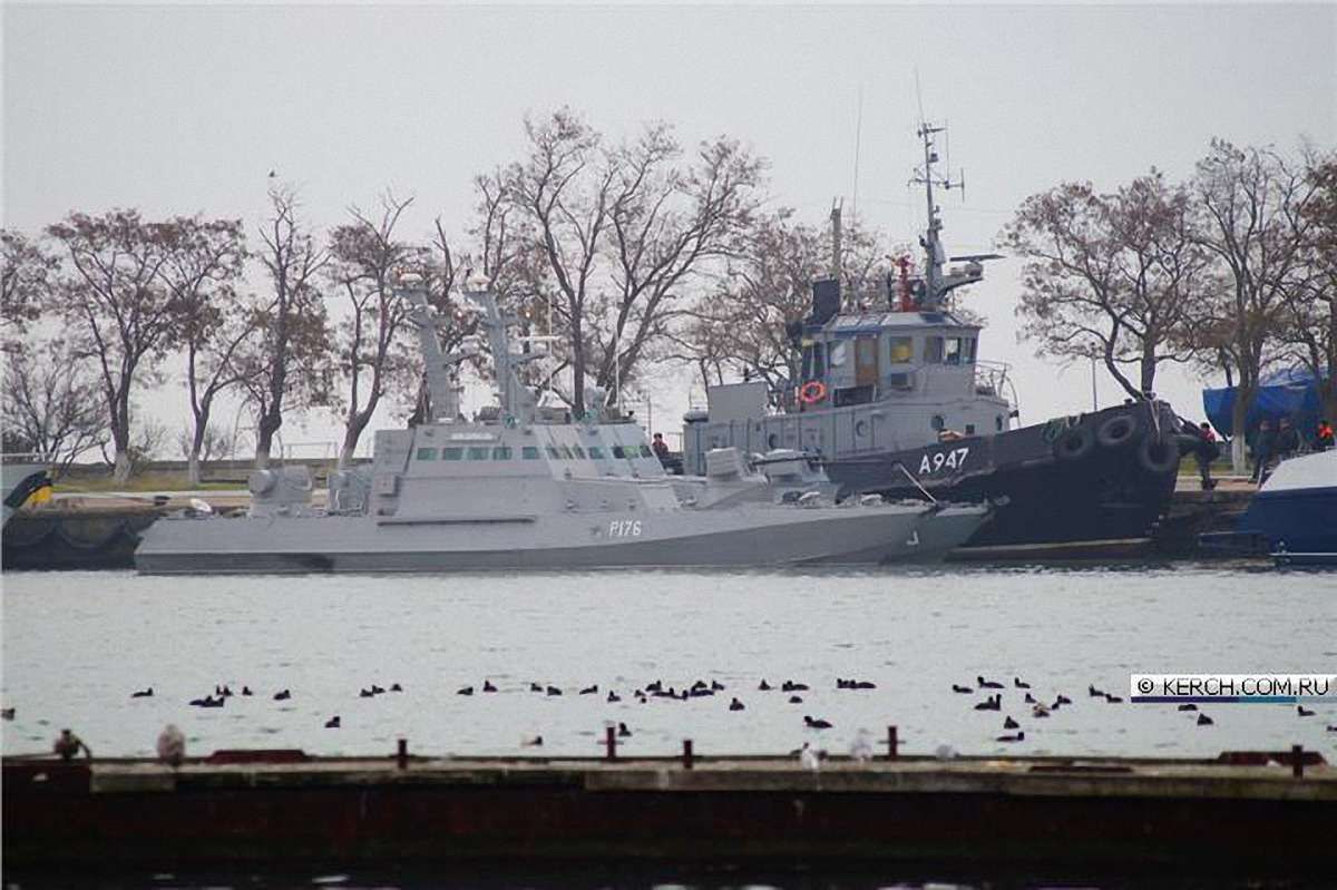 Захоплені росіянами кораблі ВМС ЗСУ розмістили в окупованій Керчі