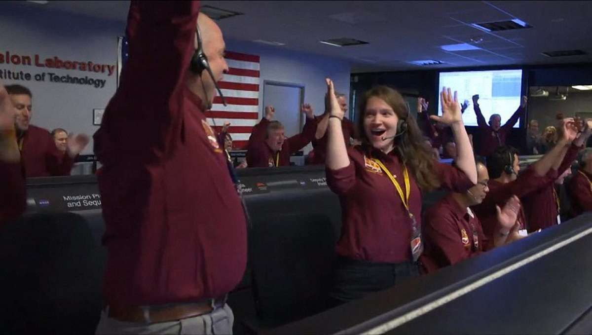NASA успішно приземлило апарат InSight на Марс для вивчення внутрішнього простору планети