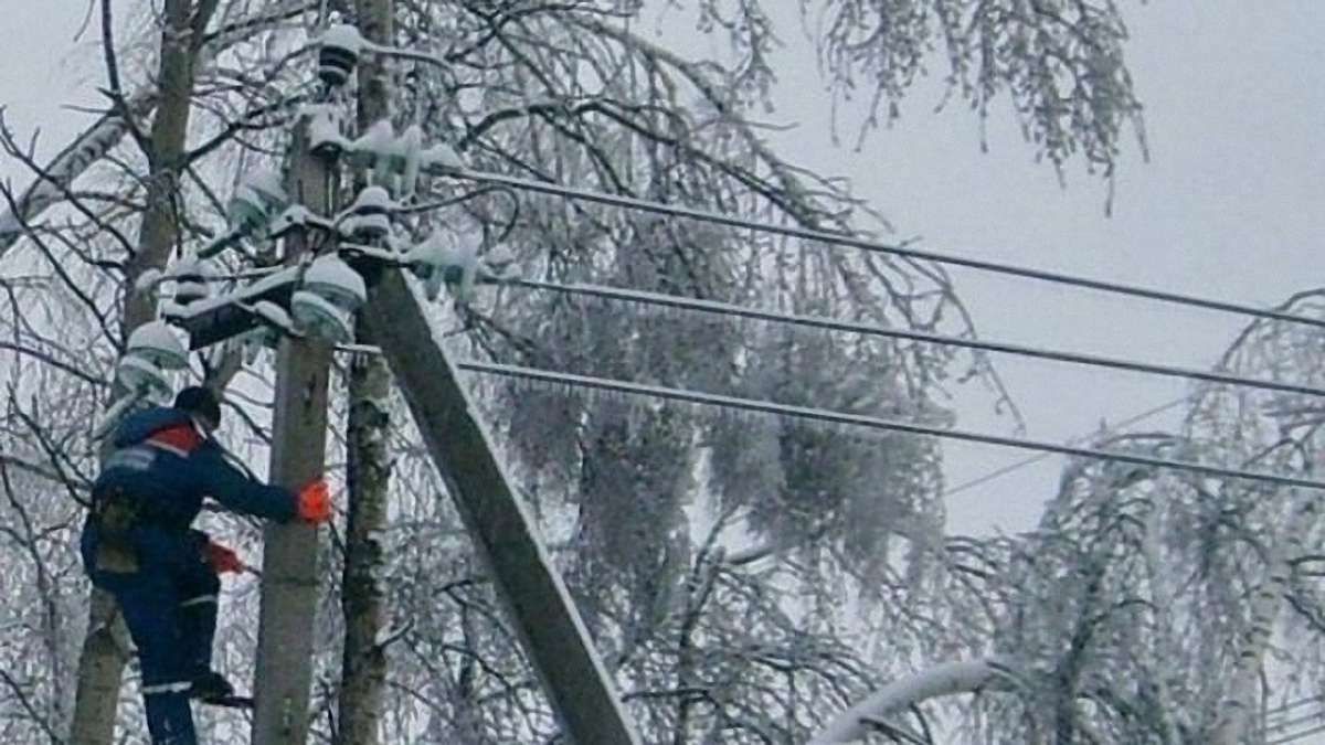 Через негоду в Тернопільській та Чернівецькій областях знеструмлено 85 населених пунктів