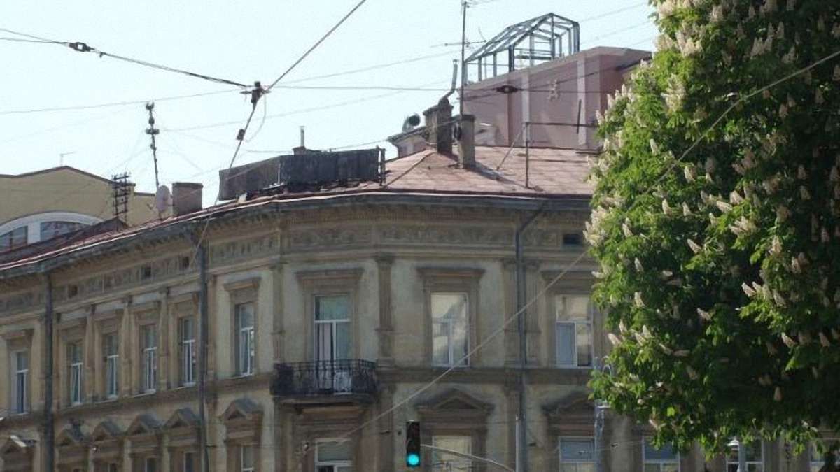 «Гранд Готель» через суд скасував штраф за незаконну надбудову 