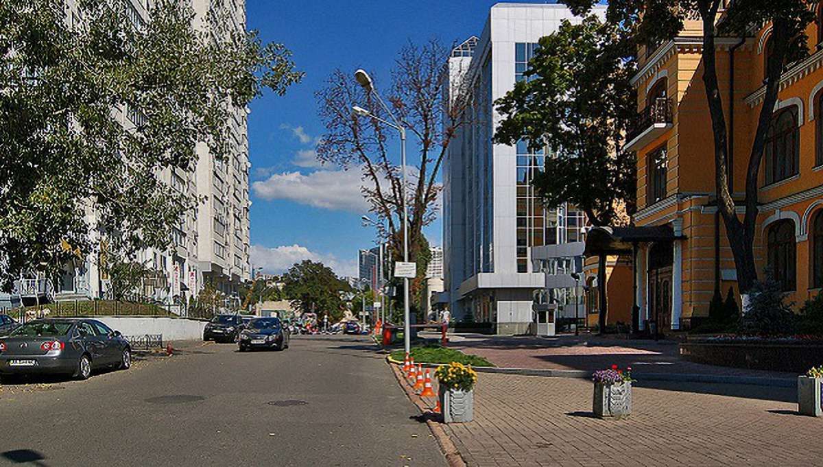 У Києві перейменували вулицю Тверську на честь Єжи Ґедройця