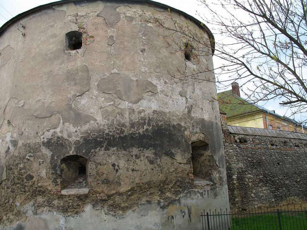 Ансамбль колишнього Домініканського монастиря у Жовкві відреставрують за 28 млн грн