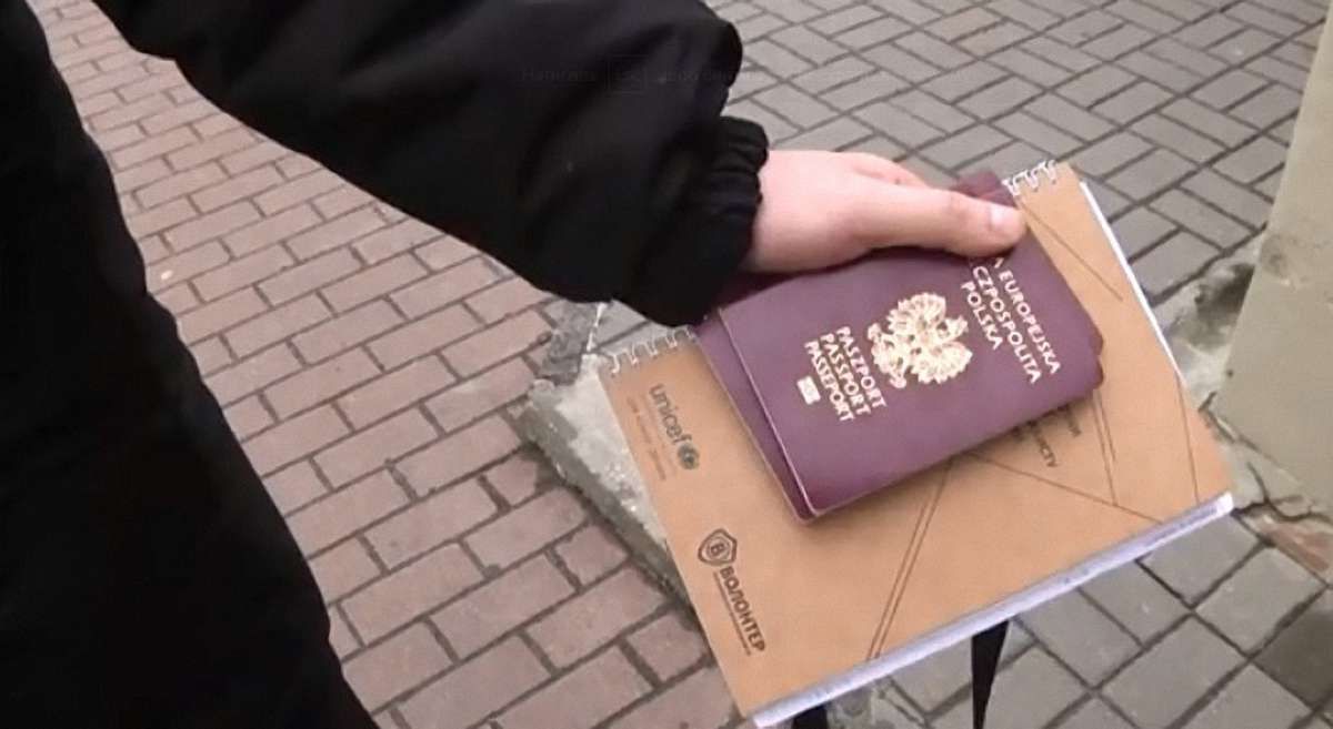 Трьом затриманим у Львові польським студентам заборонили виїзд з України