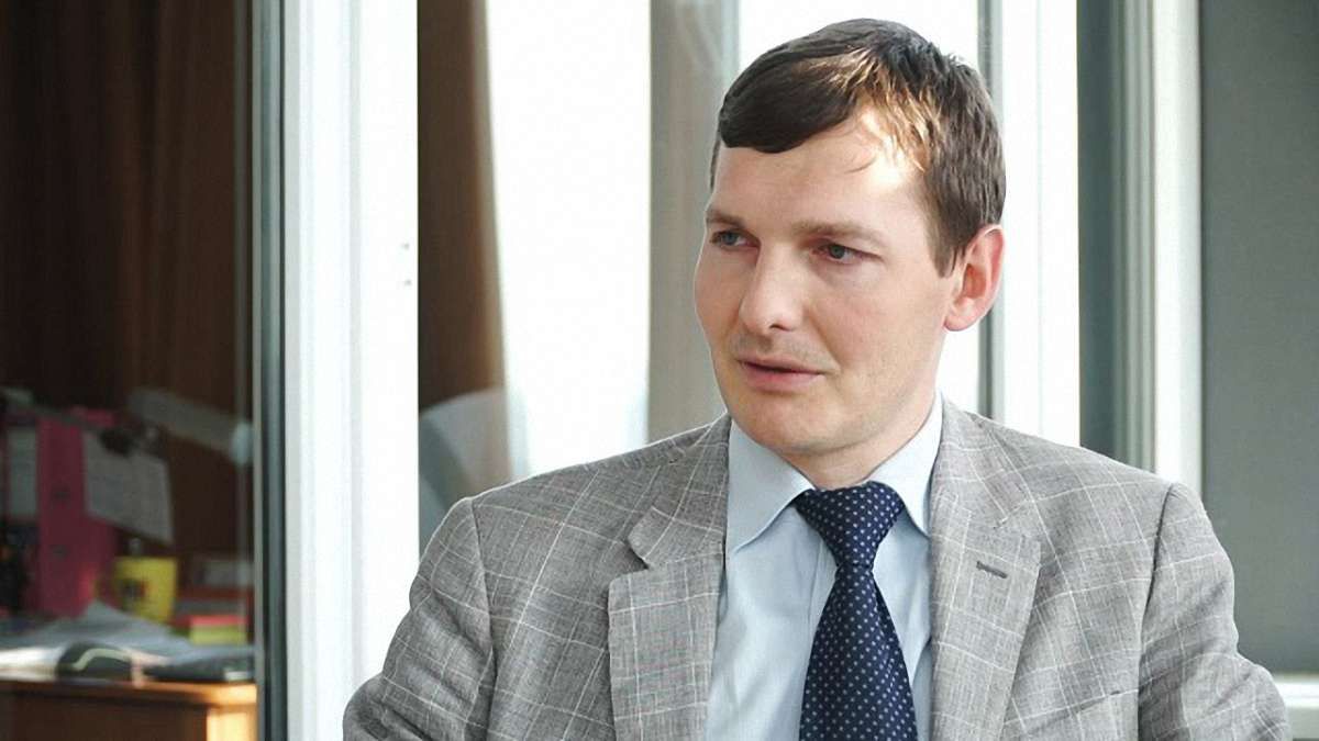 Заступник генерального прокурора переписав свою нерухомість на батька