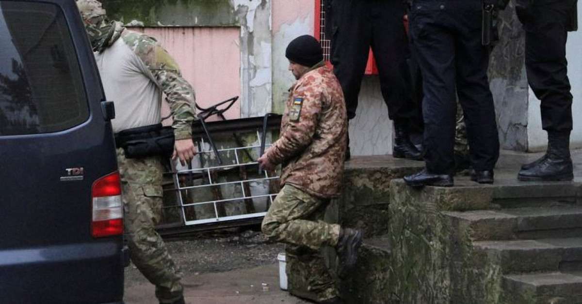 Росія пообіцяла допустити українських консулів до захоплених моряків