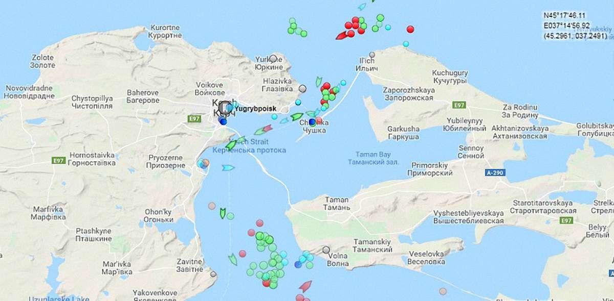 Росія заблокувала рух майже півтори сотні кораблів поблизу Керченської протоки