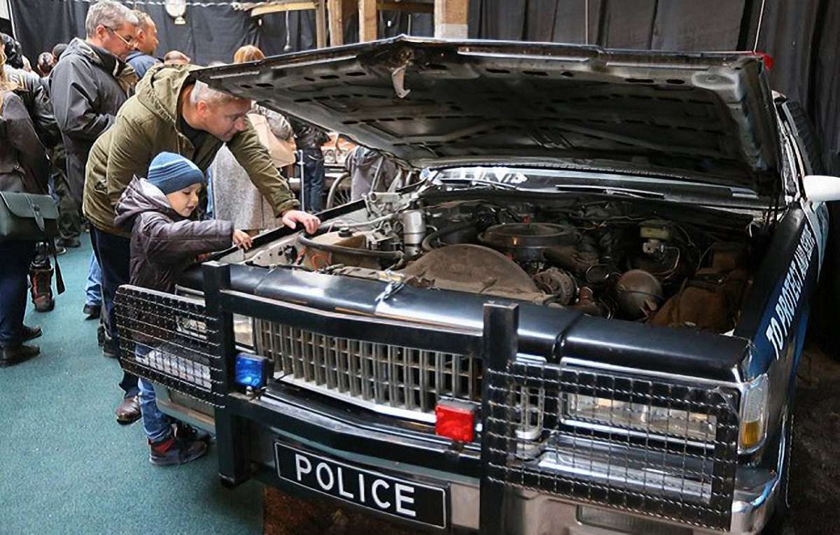За кермом авто американських копів