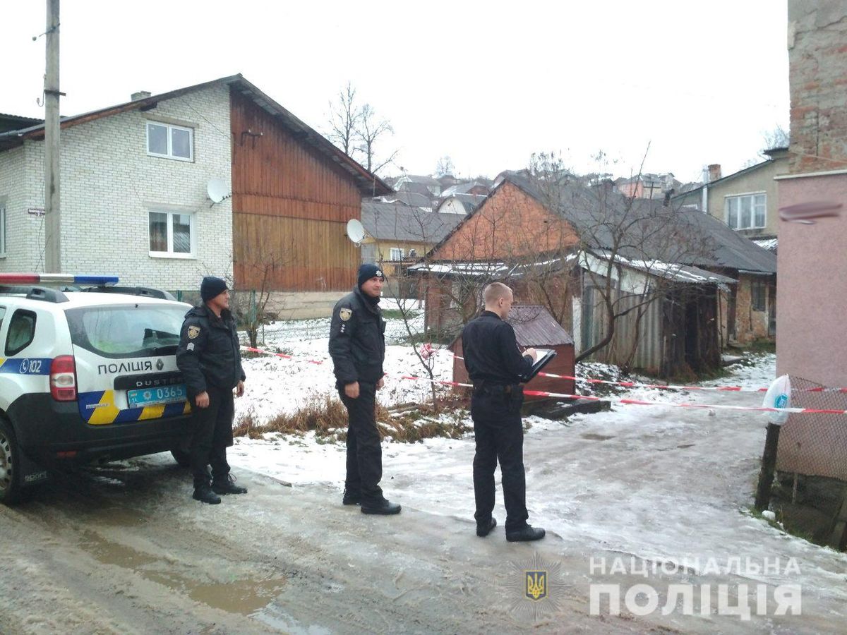 У  Турці собака приніс на подвір’я одного з будинків  пакет з людським ембріоном
