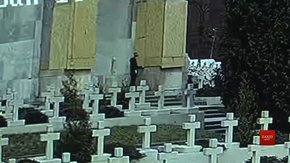 Поляка, який пошкодив конструкцію на Цвинтарі Орлят, оштрафували на 119 грн