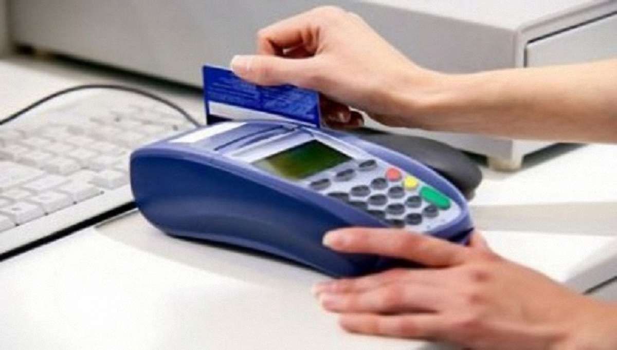 «Укрпошта» встановила в найбільш завантажених відділеннях термінали для розрахунку картками